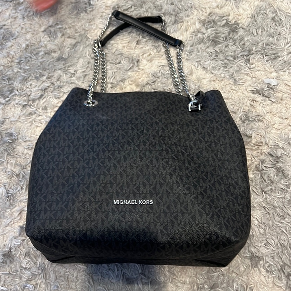 Gorgeous Michael kors bag